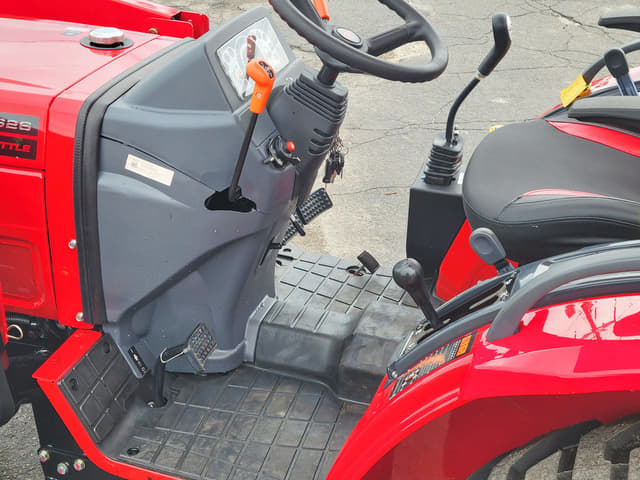 Image of Mahindra 1626 SST equipment image 4