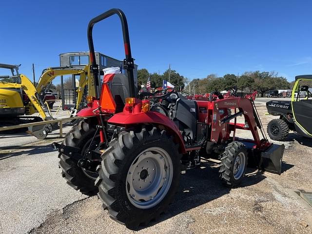 Image of Mahindra 1635 HST equipment image 2