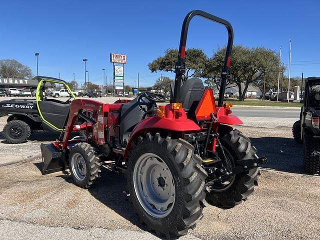 Image of Mahindra 1635 HST equipment image 3