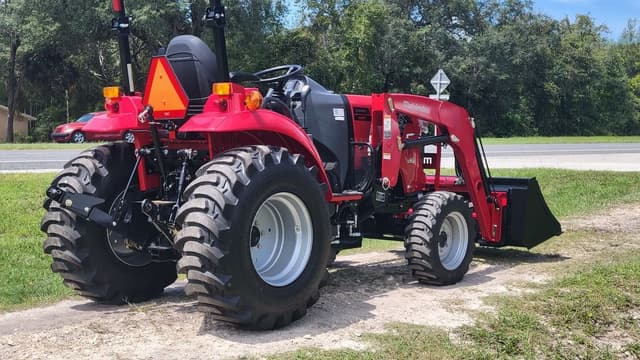 Image of Mahindra 1635 HST equipment image 2