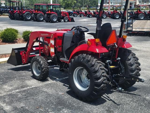 Image of Mahindra 1635 HST equipment image 3