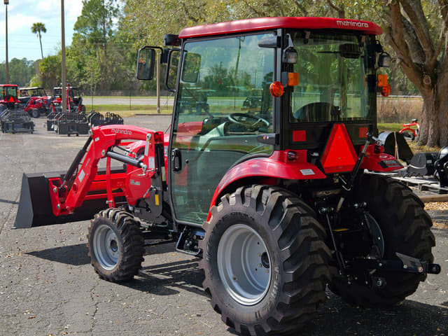 Image of Mahindra 1640 HST equipment image 2