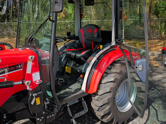 Image of Mahindra 1640 HST equipment image 3