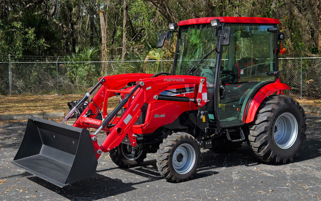 2026 Mahindra 1640 HST Equipment Image0