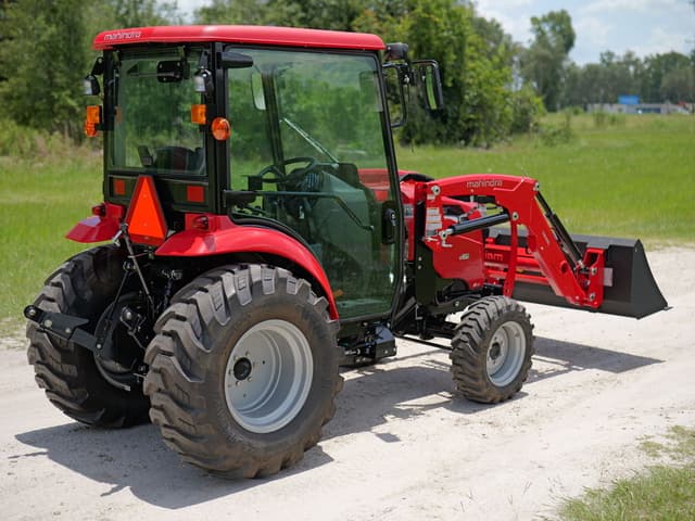 Image of Mahindra 1640 HST equipment image 3