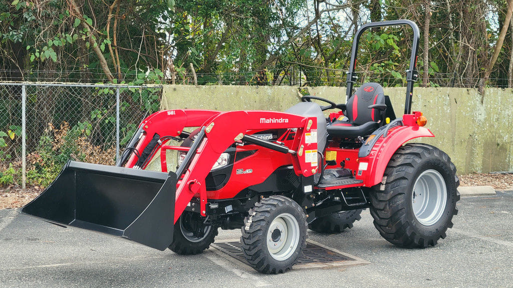 2025 Mahindra 1640 HST Equipment Image0