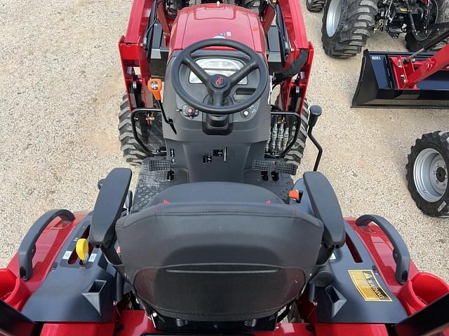 Image of Mahindra 1640 HST equipment image 4