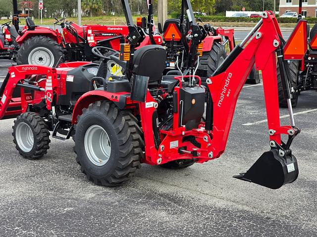 Image of Mahindra 2123 HST equipment image 4