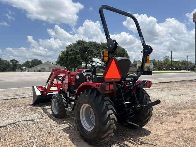 Image of Mahindra 2126 HST equipment image 3