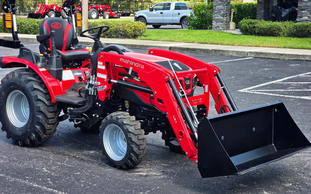 Image of Mahindra 2126 HST equipment image 1