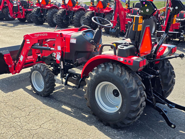 Image of Mahindra 2126 HST equipment image 3