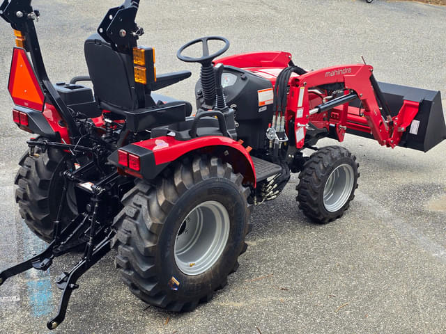 Image of Mahindra 2126 HST equipment image 3