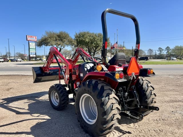 Image of Mahindra 2638HST equipment image 3