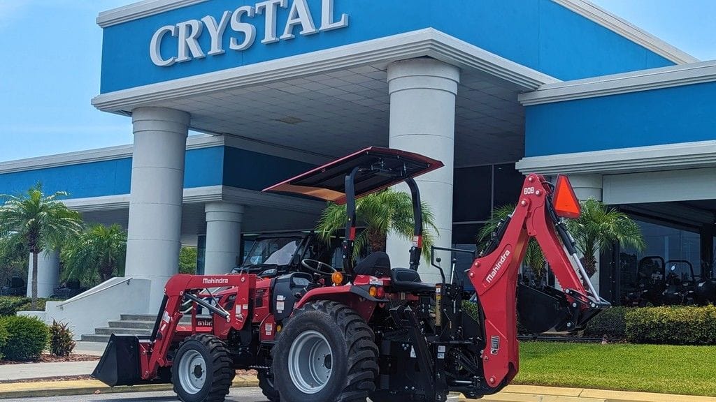 2025 Mahindra 2638HST Equipment Image0