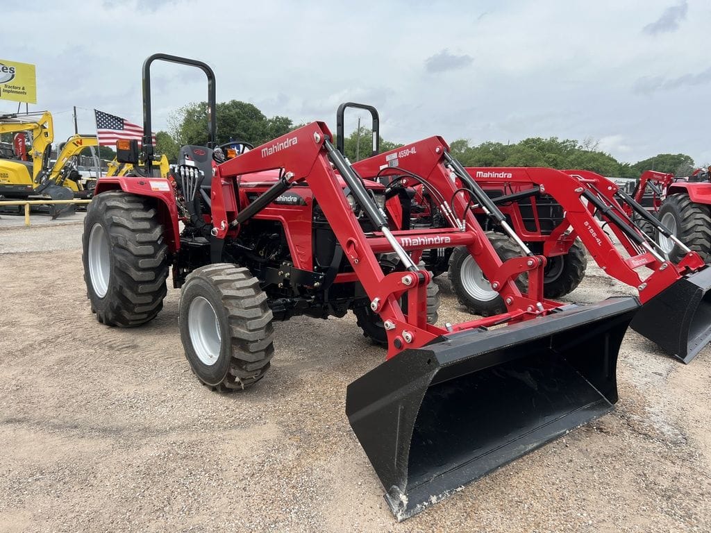 Main image Mahindra 4550