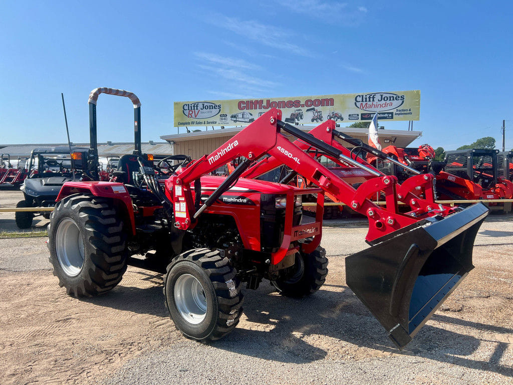 Main image Mahindra 4550