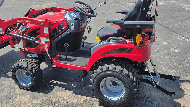 Image of Mahindra eMax 20S HST equipment image 2