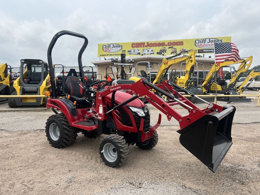 2024 Mahindra eMax 20S HST Equipment Image0