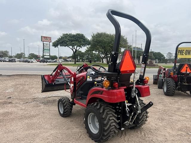 Image of Mahindra eMax 20S HST equipment image 3