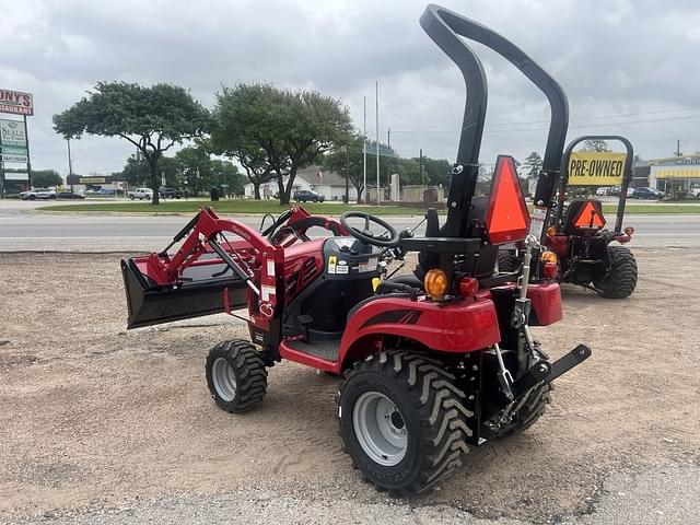 Image of Mahindra eMax 20S HST equipment image 2