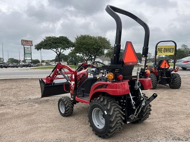 Image of Mahindra eMax 20S HST equipment image 3