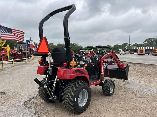 Image of Mahindra eMax 20S HST equipment image 2