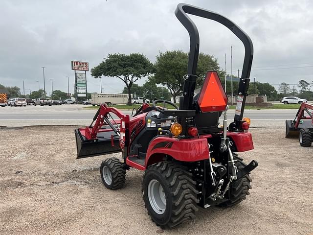 Image of Mahindra eMax 20S HST equipment image 3