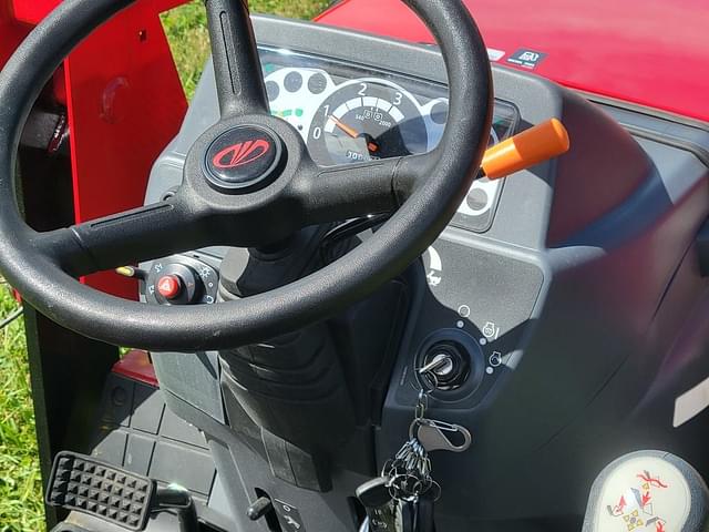 Image of Mahindra Max 26XLT HST equipment image 4