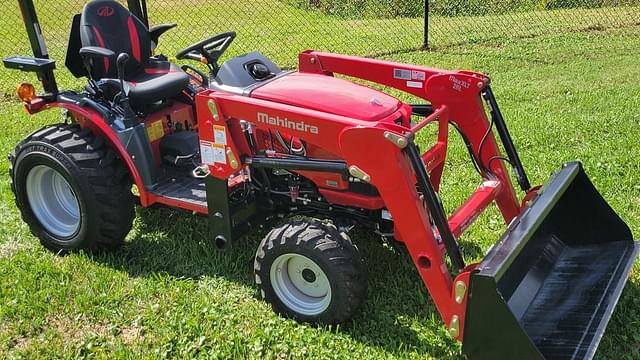 Image of Mahindra Max 26XLT HST equipment image 4