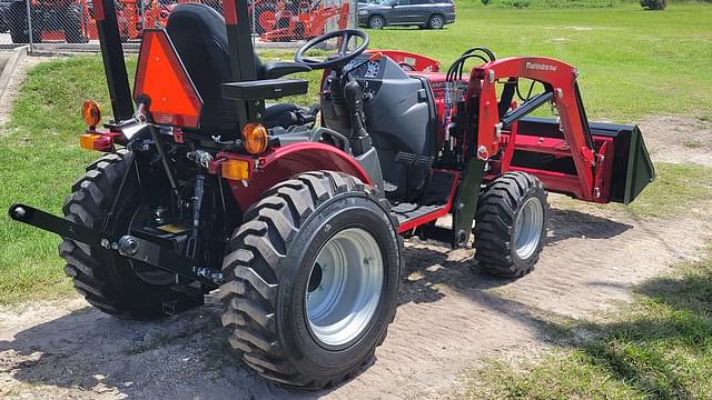 Image of Mahindra Max 26XLT HST equipment image 4