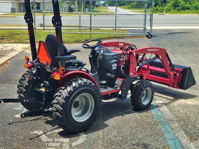 Image of Mahindra Max 26XLT HST equipment image 2