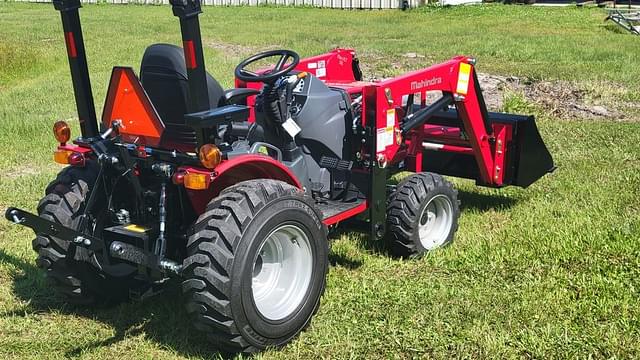 Image of Mahindra Max 26XLT HST equipment image 4