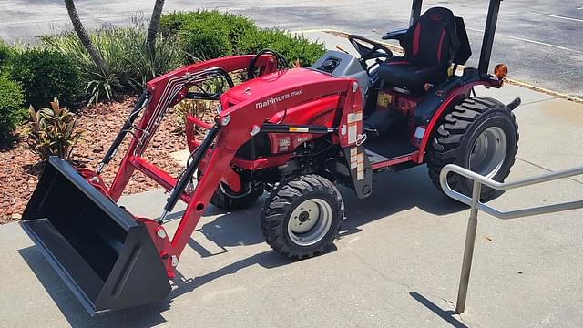 Image of Mahindra Max 26XLT HST equipment image 1