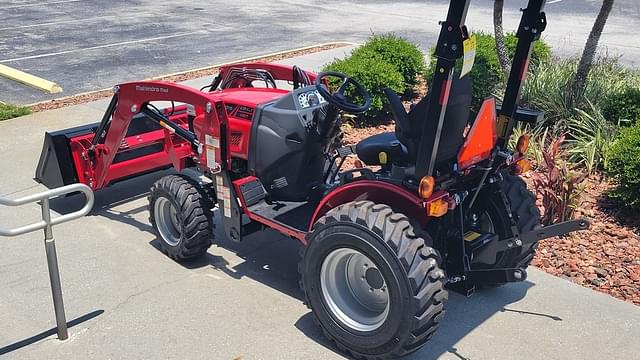 Image of Mahindra Max 26XLT HST equipment image 3