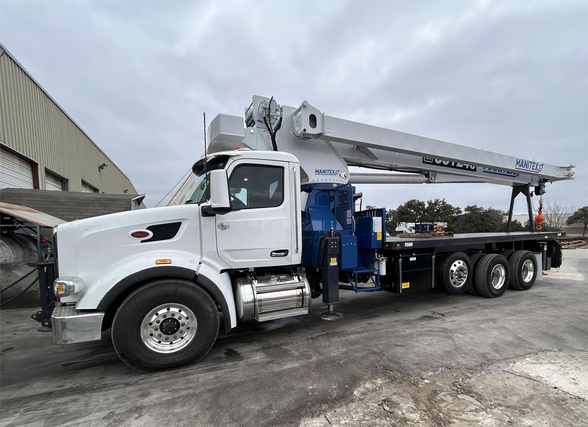 2024 Manitex 35124C Equipment Image0