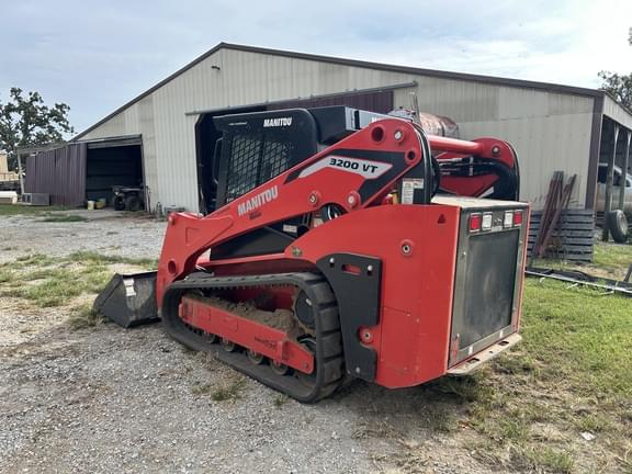 Image of Manitou 3200VT equipment image 3