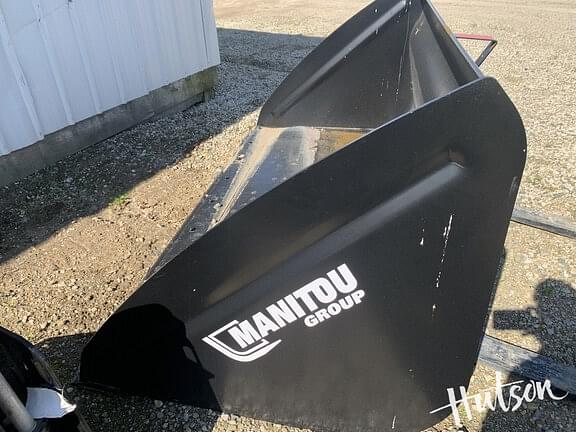 Image of Manitou Bucket equipment image 3