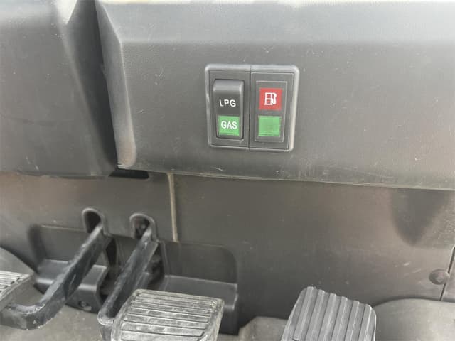 Image of Manitou MI30G equipment image 3