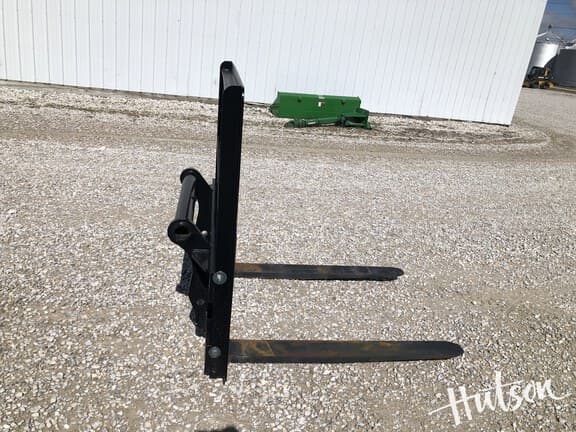 Image of Manitou Pallet Forks equipment image 2