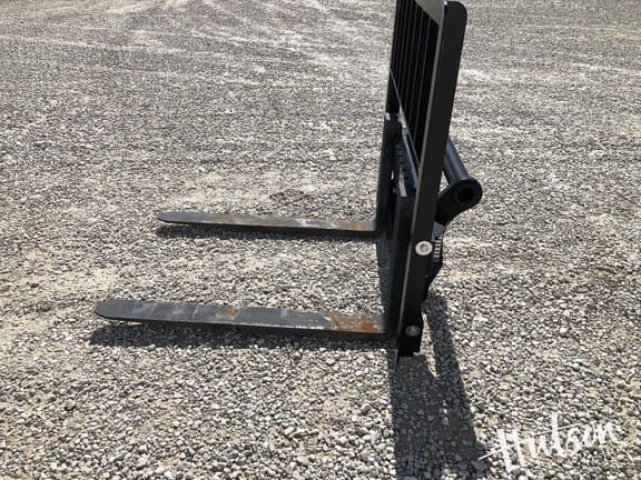 Image of Manitou Pallet Forks equipment image 3