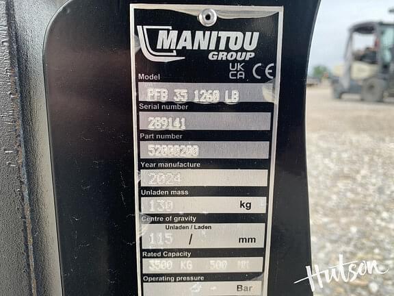 Image of Manitou Pallet Forks equipment image 4