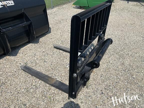 Image of Manitou Pallet Forks equipment image 3