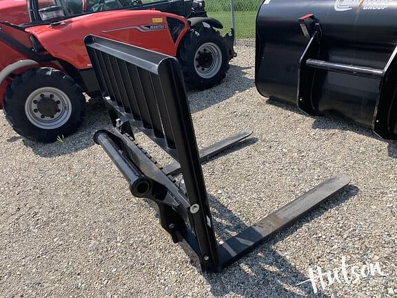 Image of Manitou Pallet Forks equipment image 1