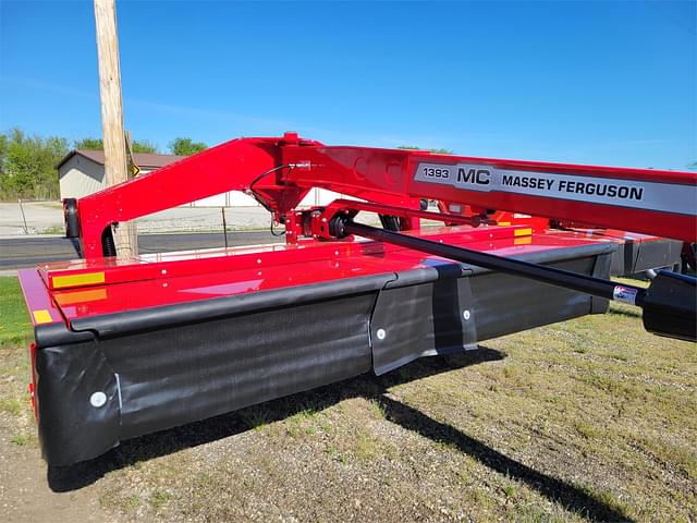 Image of Massey Ferguson 1393 equipment image 1