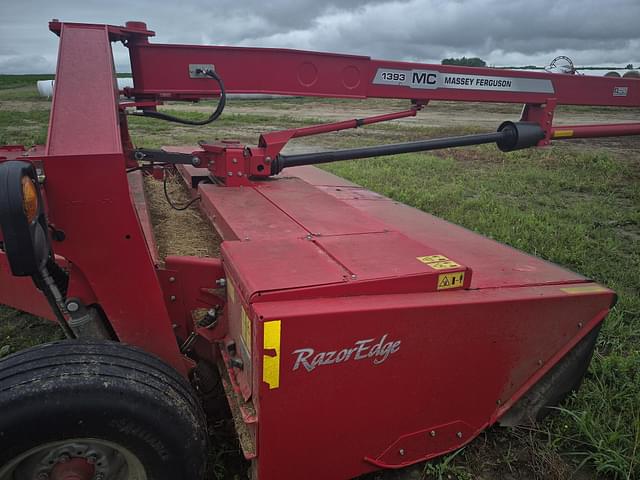 Image of Massey Ferguson 1393 equipment image 2