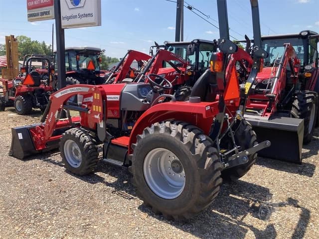 Image of Massey Ferguson 1835E equipment image 2