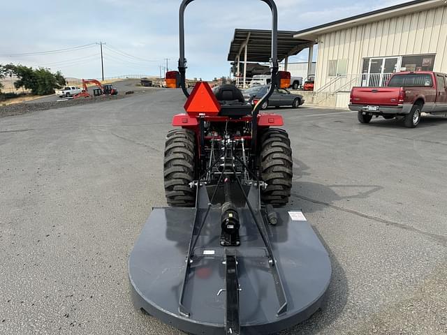 Image of Massey Ferguson 1835E equipment image 2