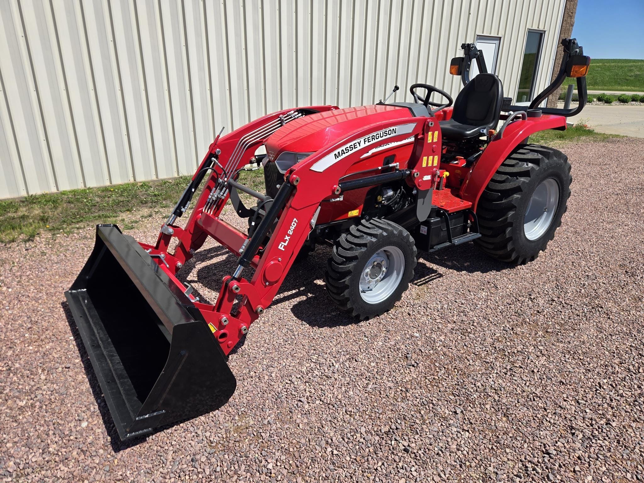 2024 Massey Ferguson 1825E Equipment Image0