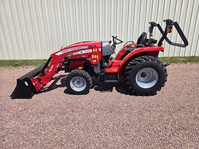Image of Massey Ferguson 1825E equipment image 3