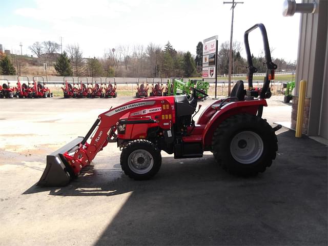 Image of Massey Ferguson 1825E equipment image 1